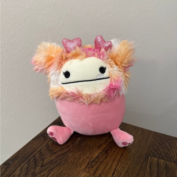 Squishmallows Pink Bigfoot 6” Caparinne The Pink Bigfoot - Picture 1 of 5